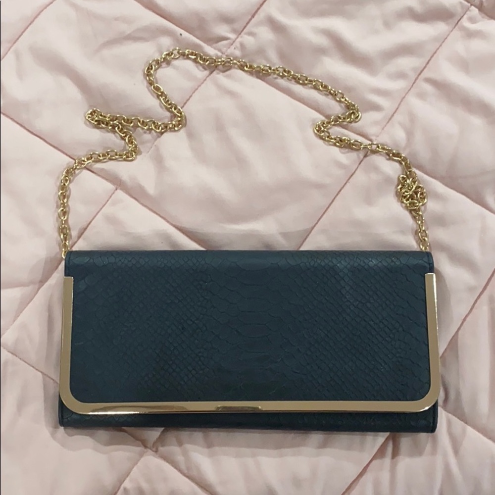 Aldo clutch